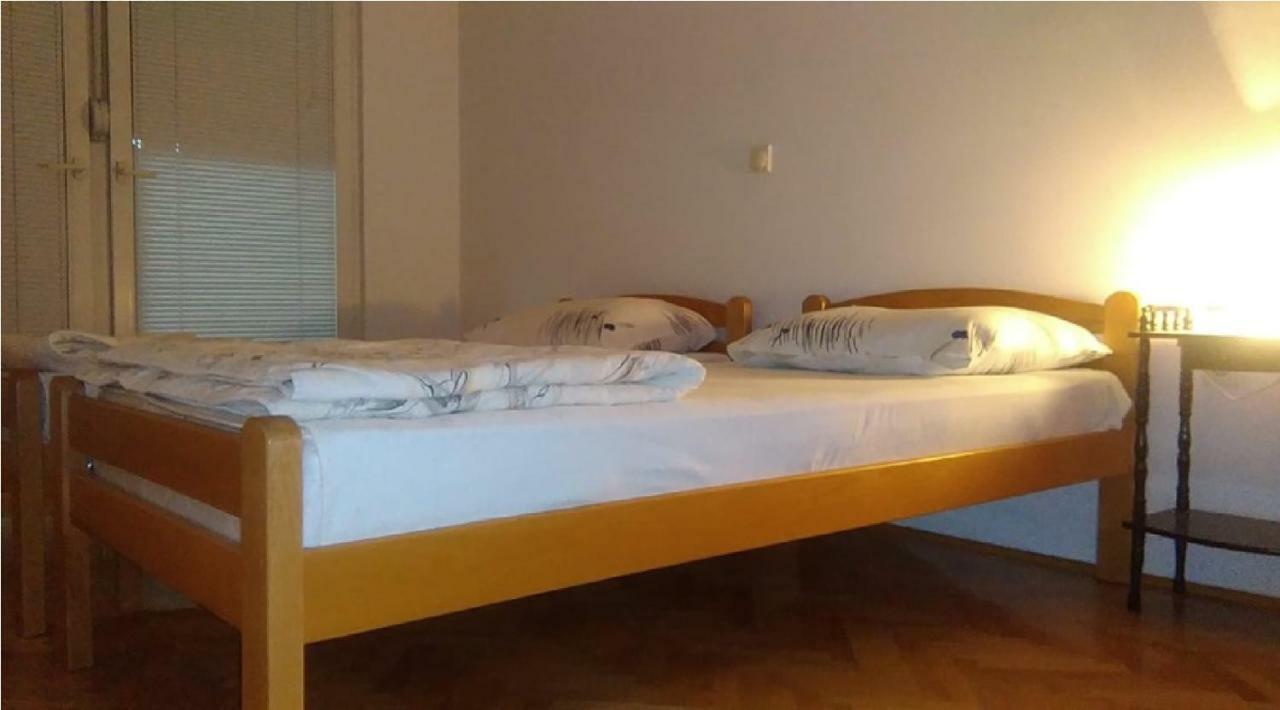 Queen Milica Skopje Bagian luar foto